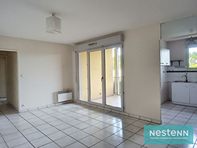 POMPERTUZAT - APPARTEMENT T3 AU 1ER ET DERNIER ETAGE AVEC TERRASSE ET PARKING A VENDRE