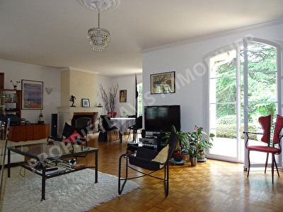RAMONVILLE SAINT AGNE GRANDE MAISON FAMILIALE AVEC PISCINE DANS QUARTIER RESIDENTIEL A VENDRE
