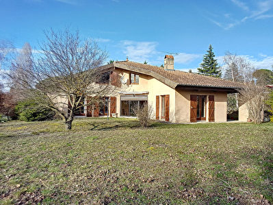 MAISON D'ARCHITECTE 5 PIECES DE 180M2 SUR UN TERRAIN PLAT DE 2000M2 A VENDRE