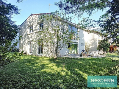 MAISON T6 DE 162M2 SUR UN TERRAIN DE 620M2 A VENDRE AU CENTRE DE RAMONVILLE SAINT AGNE