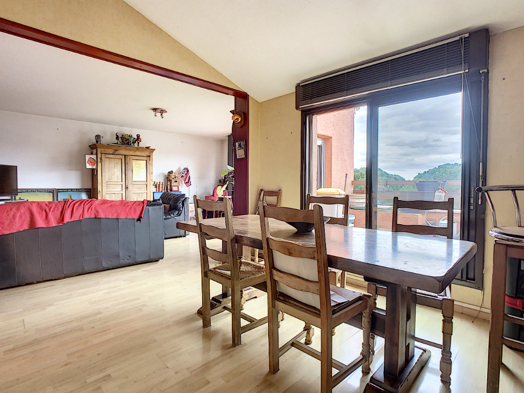 appartement T3 de 78m2 au dernier etage sans ascenseur