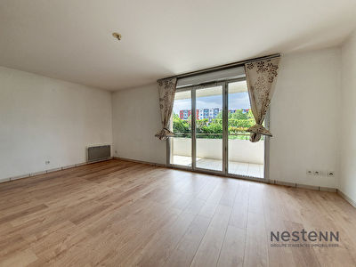 Exclusivite Nestenn Immobilier. Appartement T3 de 62,8 m2 a vendre au premier etage d'une residence securisee situee a Castanet Tolosan.