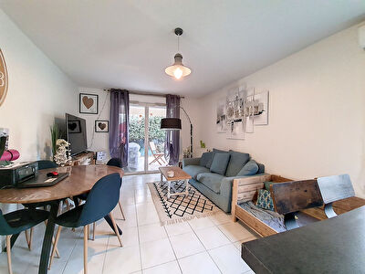 VENDU LIBRE - Exclusivite Nestenn. Castanet-Tolosan. Appartement T3 avec terrasse couverte, jardin privatif et 2 places de stationnement.