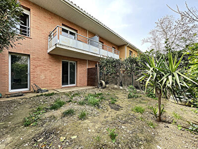 A vendre a Toulouse proche Oncopole et Portet-sur-Garonne. Appartement 2 pieces de 39m2 en rez-de-jardin et parking exterieur.