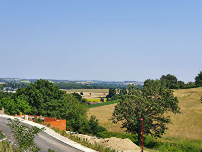 Terrain viabilise a vendre sur les hauteurs de Pechabou