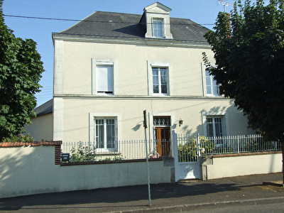 MAISON 4 chambres et terrain clos a THOUARS D3020