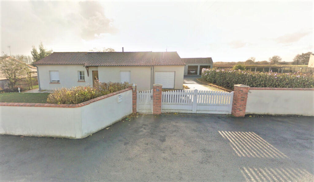 photos n°1 Maison 3 chambres, grande pièce de vie, véranda aux Cerqueux sous Passavants D5127