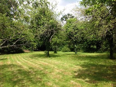 1050m2 terrain a batir SAINT GUYOMARD