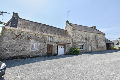 Maison pierre SERENT avec dependance.