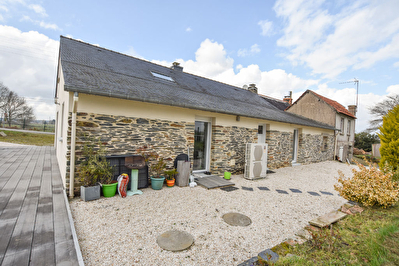 Maison en pierre entierement renovee + gite