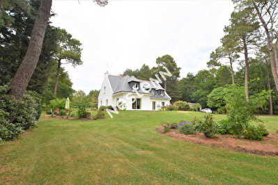 Maison 220 m2 avec vie de plain pied et 3 hectares de terrain