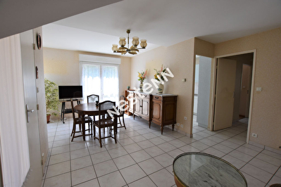 Appartement au rez de chaussee T3 bourg d'Elven 57.70 m2