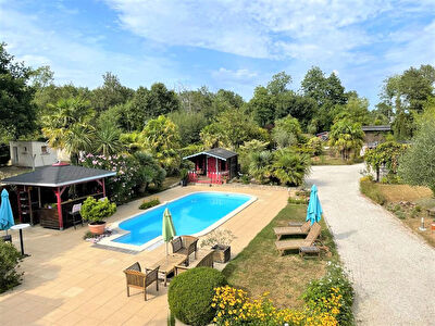 Maison Sulniac 150 m2 sur 2000 m2 de terrain avec piscine