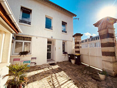Maison Pontoise 7 pieces 192.7m2