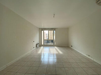 Appartement Pontoise 2 pieces 69.90 m2