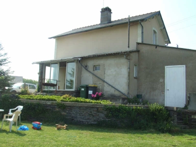 MAISON ANCIENNE JUIGNE SUR LOIRE - 5 pieces - 86,50 m2
