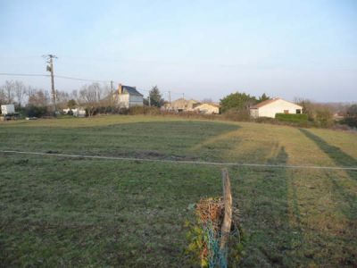 TERRAIN ARGENTON L EGLISE