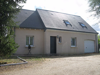 Maison de 111 m 2 , avec 2000 m2 terrain sur La Riche