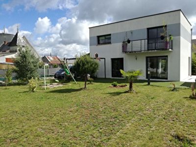 Contemporaine 110m2 1km hypermarche et 2kms botanique
