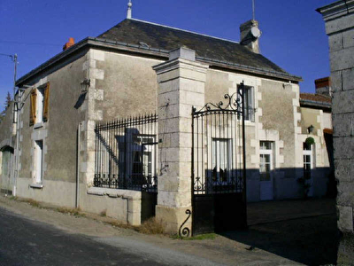 Ancien CHAMPIGNY SUR VEUDE - 8 pieces - 240 m2