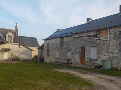 Corps de ferme PROCHE CHINON