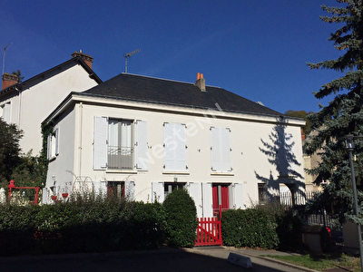 Maison Chinon 5 pieces 113 m2 en centre ville