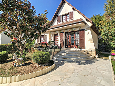 Maison Franconville 6 pieces 119 m2 proche commerces et ecoles