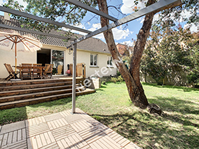 ARGENTEUIL, maison de plain-pied de 93 m2 edifiee sur un sous-sol total et 362 m2 de terrain