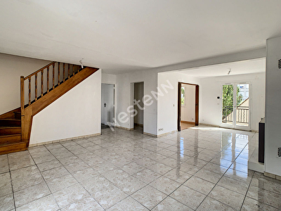 Maison Franconville, 6 pieces 134 m2, proche des axes autoroutiers et des commodites
