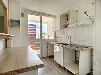 Franconville, a louer appartement de 2 pieces 43.59 m2 proches des commerces et de la gare