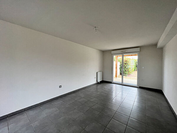 Villa T5 mitoyenne - a louer a Seysses - proche gendarmerie - Ref G467