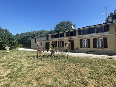 A VENDRE - A 30 minutes de Toulouse - Charmant corps de ferme avec grand terrain d'un hectare