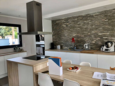 A VENDRE - Plaisance du Touch - Maison T5 de plain pied, recente, avec jardin et garage