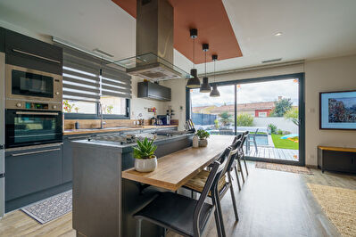 A VENDRE - Au sud de Toulouse Coup de coeur !Maison contemporaine T4 de plain pied avec piscine et jardin paysage