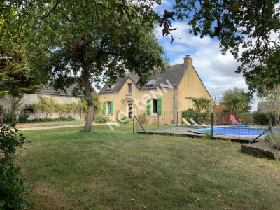 Maison en pierre renovee avec piscine !
