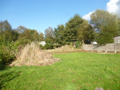 Beau terrain de 710 m2 a 15 mins de Redon