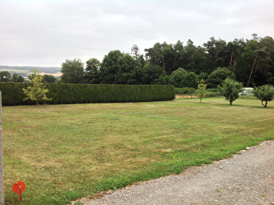 Beau terrain a 2kms du centre!