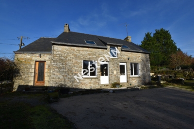Maison en pierre La Vraie Croix , 1100 m2 terrain 139 m2 hab et dependance ..