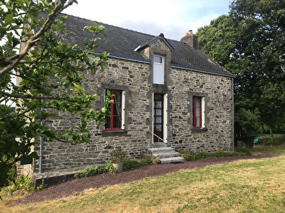 Maison bretonne, 25 min des plages, terrain arbore, poss 120 m2