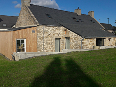 Maison en pierre au coeur de Peaule