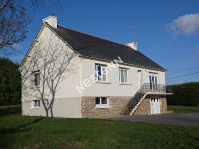 Jolie maison de campagne, 4 chb, sous-sol et plus de 3000 m2 terrain ..