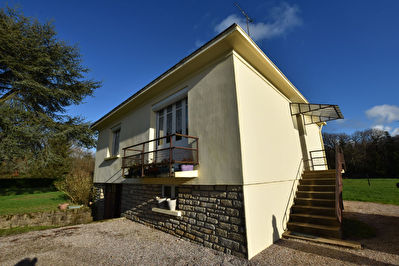 Maison centre bourg sur parc arbore de 9500 m2