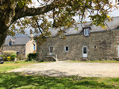 Enorme cachet ! Maison en pierre Berric 2 km du centre, 1400 m2 de terrain !