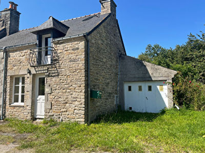 Maison Questembert, hameau, 2 chambres, avec jardin.