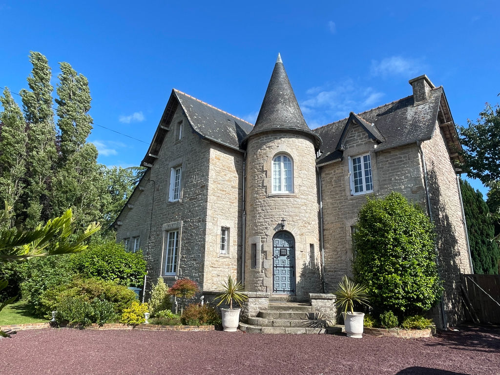 Morbihan sud, Questembert centre ville, 190 m2 hab, 1500m2 de terrain, demeure de charme et de Morbihan sud, Questembert centre ville, 190 m2 hab, 1500m2 de terrain, demeure de charme et de