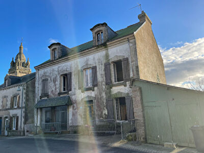 Belle maison de bourg 180 m2 hab, poss plus de 200 m2, 4 chambres, jardin attenant expose sud.