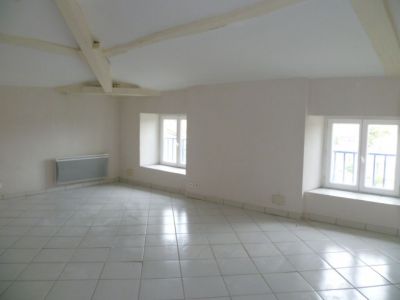 A LOUER STE BAZEILLE APPARTEMENT T1 28 M2