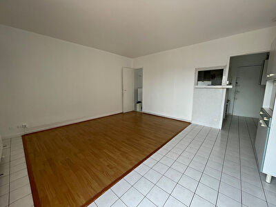Appartement T1 (30 m2) en location a PESSAC Domaine UNIVERSITAIRE