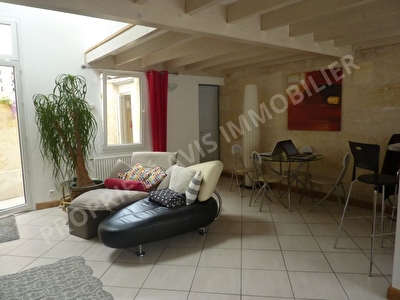 Echoppe avec cour 2 chambres et 1 bureau Bordeaux