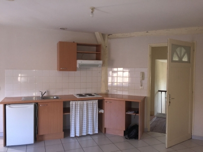 A LOUER STE BAZEILLE APPARTEMENT T1 28 M2